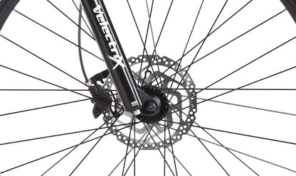 Shimano MT200 hydraulic disc brakes give you precise stopping power, even in tough weather conditions.